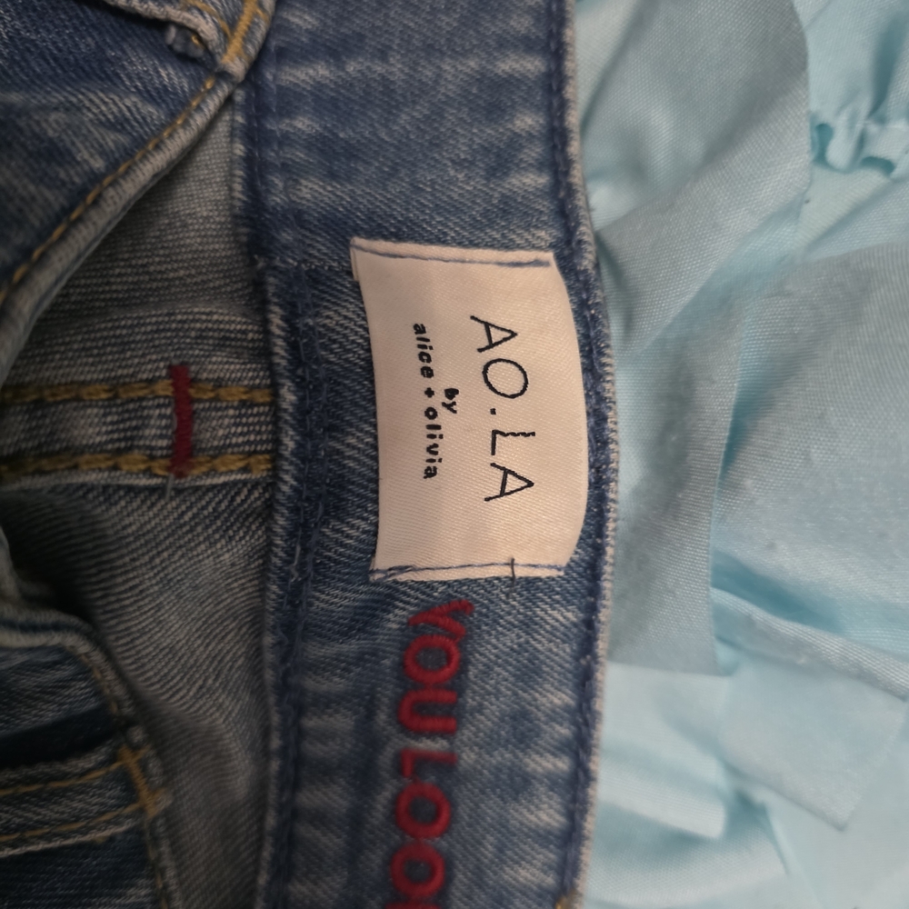 Alice + Olivia Light Blue Denim Skinny Jeans with Blue Floral Embroidery - Picture 6 of 9